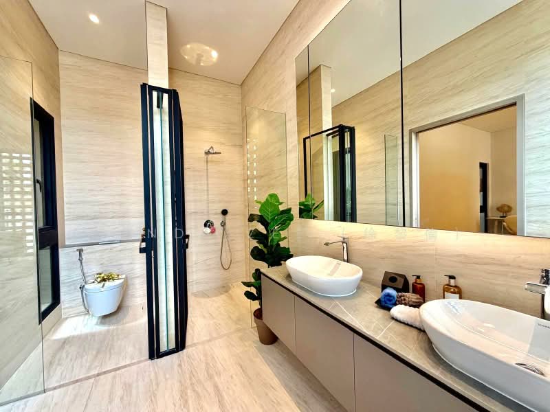 BRENDA ZEE 9450*99388 ✧ Watten/Bukit Timah ✧ Semi-D within 1km to RGPS, Hillcrest Road, Watten Estate, Greendale Avenue, Greendale Rise, Greenwood Avenue, Newton / Novena, 5 Bedrooms, 6,700 sqft, Semi-Detached House For Sale, by Brenda Zee (徐黎倫), 25277661 - L2 Master Bedroom Ensuite Bath - PropertyGuru.com.sg