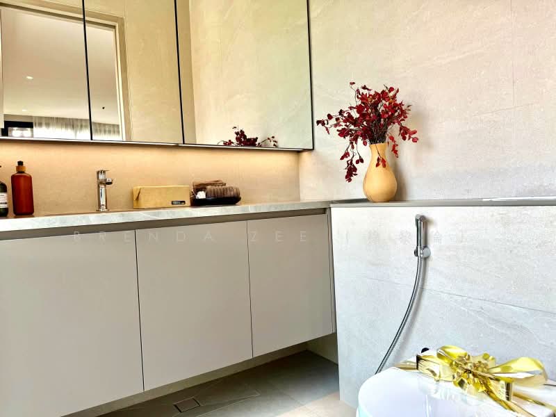 BRENDA ZEE 9450*99388 ✧ Watten/Bukit Timah ✧ Semi-D within 1km to RGPS, Hillcrest Road, Watten Estate, Greendale Avenue, Greendale Rise, Greenwood Avenue, Newton / Novena, 5 Bedrooms, 6,700 sqft, Semi-Detached House For Sale, by Brenda Zee (徐黎倫), 25277661 - L3 Bedroom 4 Ensuite Bath - PropertyGuru.com.sg
