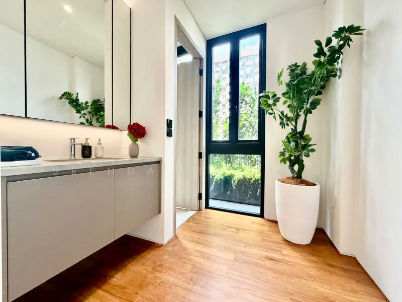 BRENDA ZEE 9450*99388 ✧ Watten/Bukit Timah ✧ Semi-D within 1km to RGPS, Hillcrest Road, Watten Estate, Greendale Avenue, Greendale Rise, Greenwood Avenue, Newton / Novena, 5 Bedrooms, 6,700 sqft, Semi-Detached House For Sale, by Brenda Zee (徐黎倫), 25277661 - L3 Junior Suite Bathroom - PropertyGuru.com.sg