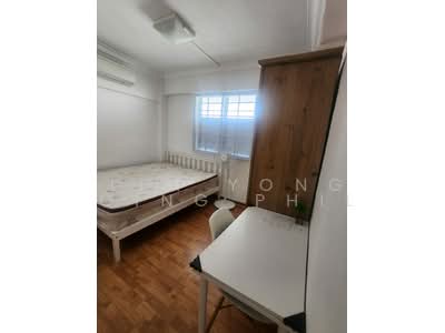 For Rent - 105 Henderson Crescent