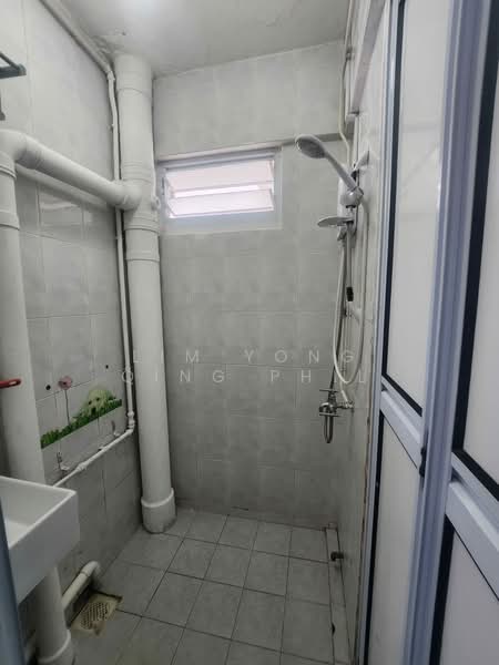 For Rent - 105 Henderson Crescent