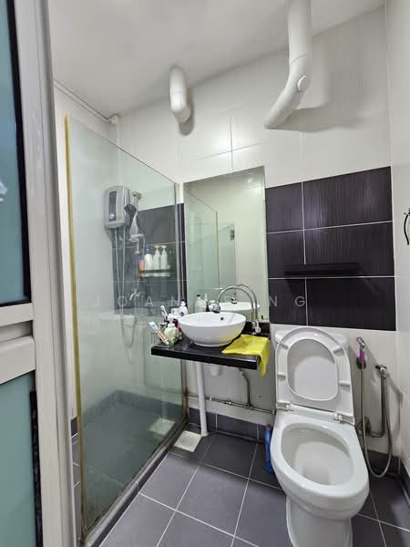 264 Bukit Batok East Avenue 4, 264 Bukit Batok East Avenue 4, 3 Bedrooms, 1,109 sqft, HDB Flat For Rent, by Joanne Ng, 25279594 - Master Bathroom - PropertyGuru.com.sg