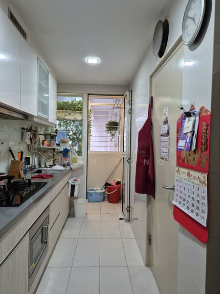 1 Canberra, 5 Canberra Drive, Room Rental, 1,044 sqft, Executive Condominium For Rent, by Evan Fong, 25281965 - Kitchen with yard area - PropertyGuru.com.sg