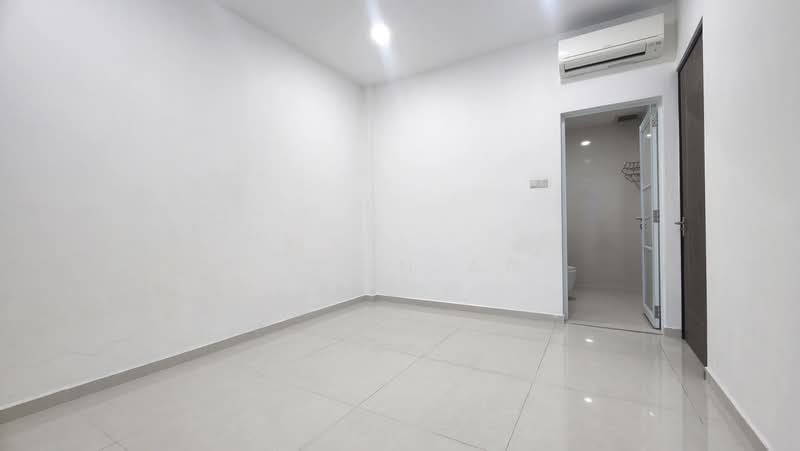 Bodmin Drive, , 4 Bedrooms, 1,708 sqft, Corner Terrace For Rent, by Wilson Ang, 25282556 - PropertyGuru.com.sg