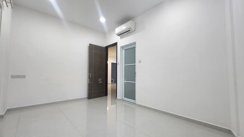 Bodmin Drive, , 4 Bedrooms, 1,708 sqft, Corner Terrace For Rent, by Wilson Ang, 25282556 - PropertyGuru.com.sg