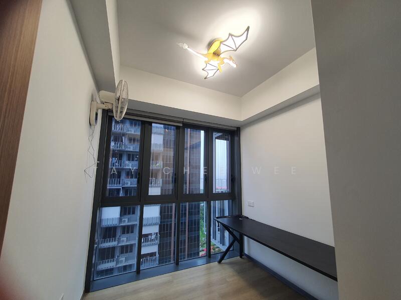 2nd bedroom
