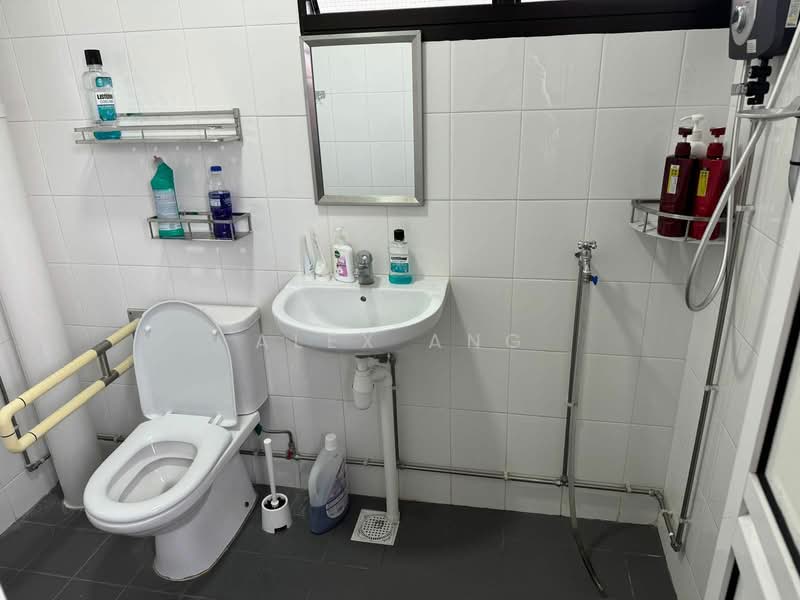 521 Hougang Avenue 6, 521 Hougang Avenue 6, Room Rental, 200 sqft, HDB Flat For Rent, by Alex Ang, 25283539 - PropertyGuru.com.sg