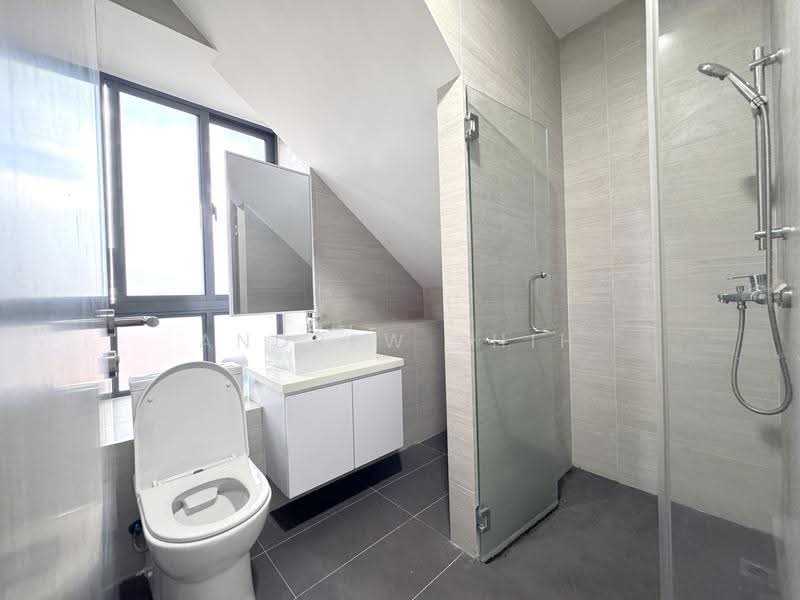 Sycamore Tree, 2 Fowlie Road, East Coast / Marine Parade, 3 Bedrooms, 797 sqft, Apartment For Rent, by Andrew Shih, 25284029 - Bath 1 - PropertyGuru.com.sg