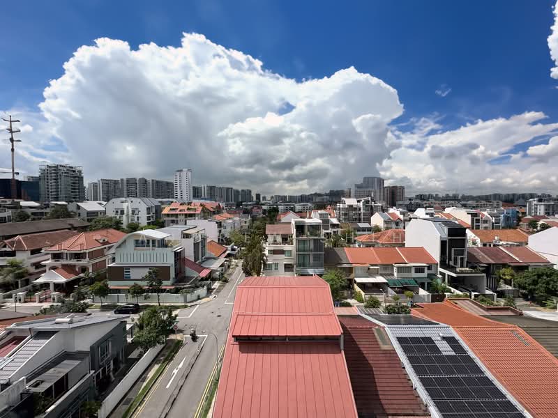 Sycamore Tree, 2 Fowlie Road, East Coast / Marine Parade, 3 Bedrooms, 797 sqft, Apartment For Rent, by Andrew Shih, 25284029 - Enjoy Unblocked Views of the Singapore Skyline - PropertyGuru.com.sg
