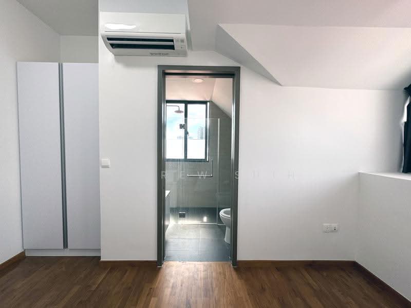 Sycamore Tree, 2 Fowlie Road, East Coast / Marine Parade, 3 Bedrooms, 797 sqft, Apartment For Rent, by Andrew Shih, 25284029 - Master Bedroom - PropertyGuru.com.sg