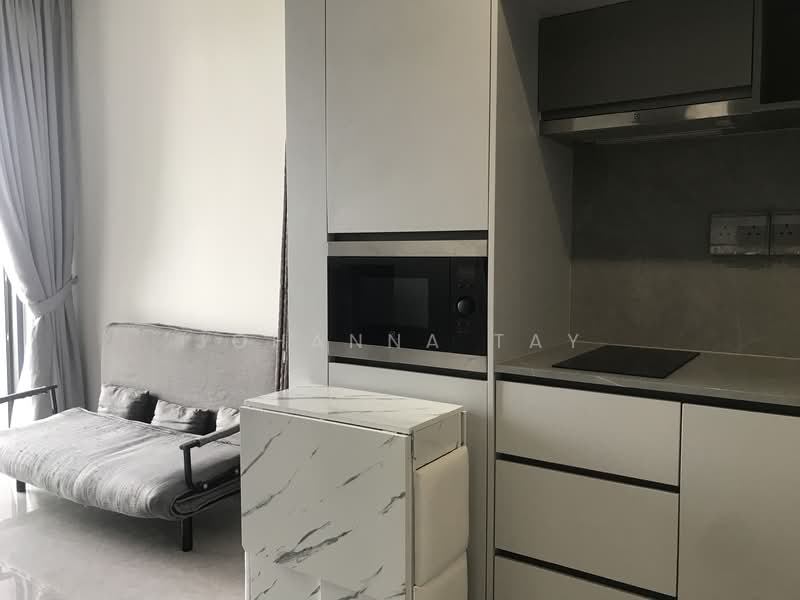 Parc Clematis, 8E Jalan Lempeng, 1 Bedroom, 452 sqft, Condominium For Rent, by Johanna Tay, 25284048 - Open kitchen with dining set, kettle, cooking ware and table ware provided - PropertyGuru.com.sg