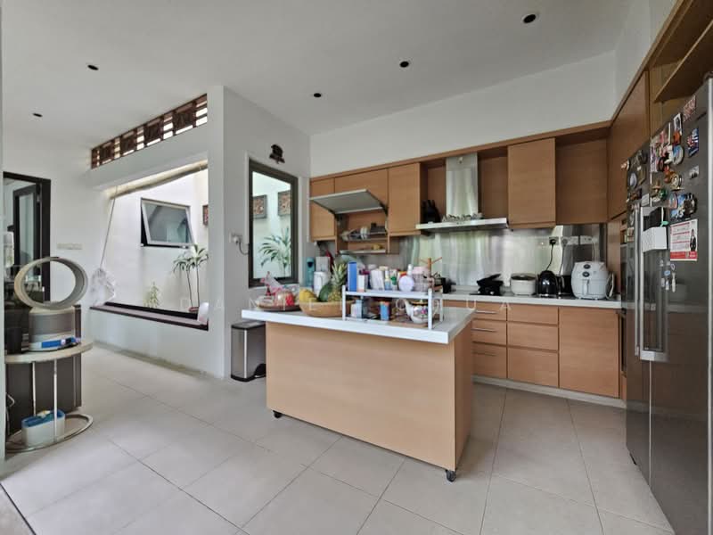 Henry park, Grove Drive, 4 Bedrooms, 3,600 sqft, Corner Terrace For Rent, by Daniel Chua, 25284531 - PropertyGuru.com.sg