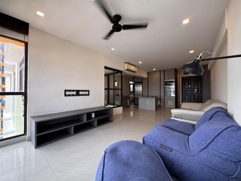 59 Strathmore Avenue, 59 Strathmore Avenue, Alexandra / Commonwealth, 4 Bedrooms, 1,184 sqft, HDB Flat For Rent, by Clement Tan, 25285357 - Living Room - PropertyGuru.com.sg