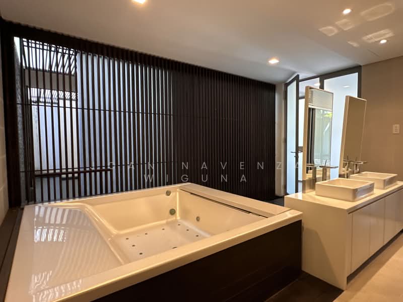 Sentosa Cove, Cove Way, Harbourfront / Telok Blangah, 6 Bedrooms, 8,000 sqft, Detached House For Sale, by Joan Navenza Wiguna, 25287894 - PropertyGuru.com.sg