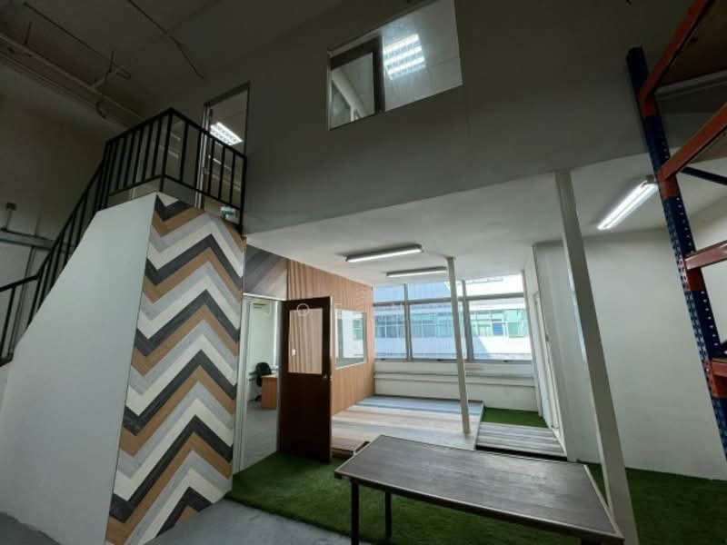 Wcega Plaza, 1 Bukit Batok Crescent, 2,411 sqft, Light Industrial (B1) For Rent, by Joe Ng, 25287996 - CommercialGuru.com.sg