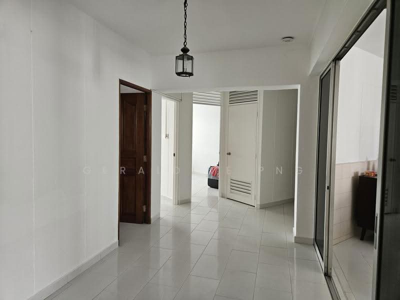 140 Serangoon North Avenue 2, 140 Serangoon North Avenue 2, Hougang / Punggol / Sengkang, 3 Bedrooms, 1,227 sqft, HDB Flat For Rent, by Geraldine Png, 25288011 - Dining area with a rare balcony - PropertyGuru.com.sg