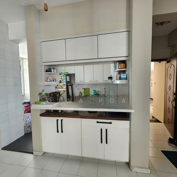 Azalea Park Condo, 6 Flora Road, 2 Bedrooms, 828 sqft, Condominium For Rent, by Gina Poa, 25288388 - PropertyGuru.com.sg
