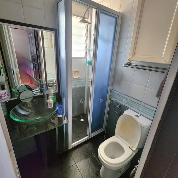 Azalea Park Condo, 6 Flora Road, 2 Bedrooms, 828 sqft, Condominium For Rent, by Gina Poa, 25288388 - PropertyGuru.com.sg