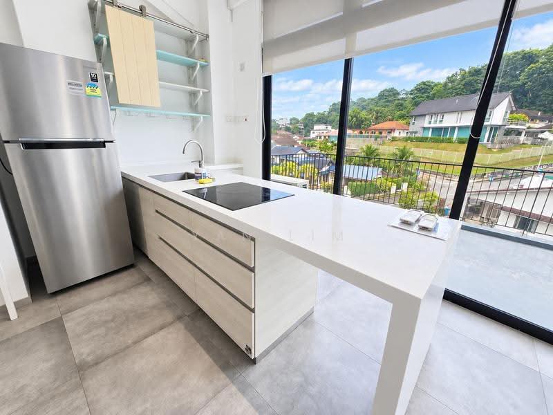 Unblock Nature View! Huge and Independent Unit in Fuyong Estate for Rent!, Dairy Farm / Bukit Panjang / Choa Chu Kang, 1 Bedroom, 976 sqft, Terraced House For Rent, by Yan Lim, 25288426 - Kitchen - PropertyGuru.com.sg