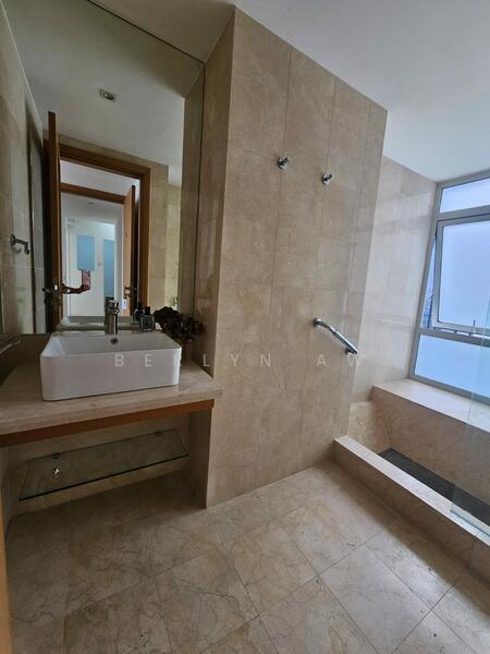 Master Toilet 
