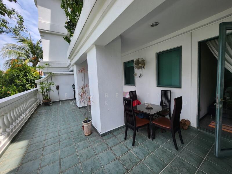 For Sale - Stratford Court