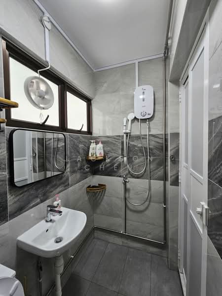 242 Serangoon Avenue 3, 242 Serangoon Avenue 3, Room Rental, 134 sqft, HDB Flat For Rent, by Jackson Chen, 25290884 - PropertyGuru.com.sg