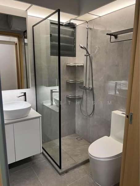 The Lakeshore, 33 Jurong West Street 41, Room Rental, 120 sqft, Condominium For Rent, by Sam Lim, 25291736 - Bathroom share with one female only - PropertyGuru.com.sg