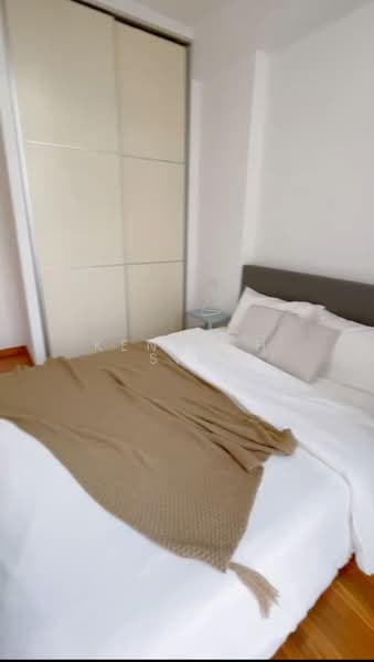 The Lakeshore, 33 Jurong West Street 41, Room Rental, 120 sqft, Condominium For Rent, by Sam Lim, 25291736 - R3 Original Queen bedroom from 1 Nov poolview 1 pax $1450..Desk, chair, WiFi Utilities - PropertyGuru.com.sg