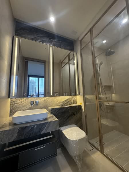 The Avenir, 8 River Valley Close, 2 Bedrooms, 804 sqft, Condominium For Rent, by Koo Chee Li, 25292117 - Master bathroom - PropertyGuru.com.sg