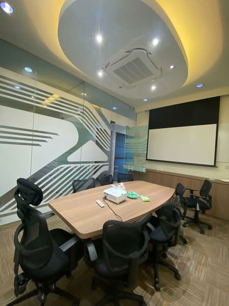 Tradehub 21, 18 Boon Lay Way, 1,582 sqft, Light Industrial (B1) For Rent, by Ben Chew, 25293160 - CommercialGuru.com.sg