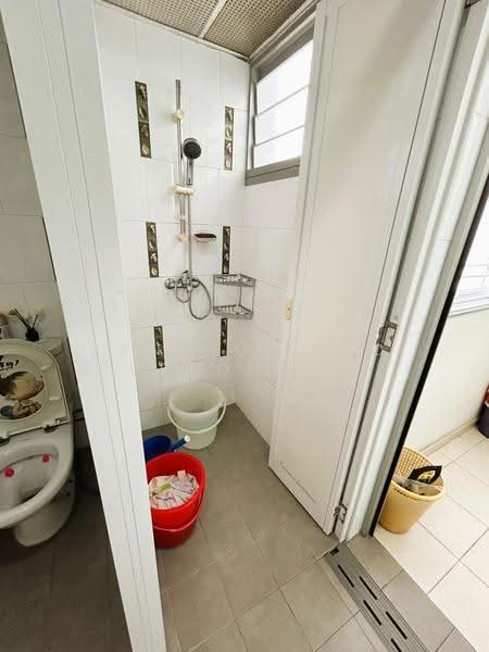 416 Clementi Avenue 1, 416 Clementi Avenue 1, Buona Vista / West Coast / Clementi New Town, Room Rental, 150 sqft, HDB Flat For Rent, by Tan Hui Neo Veronica, 25293189 - Bathroom - PropertyGuru.com.sg