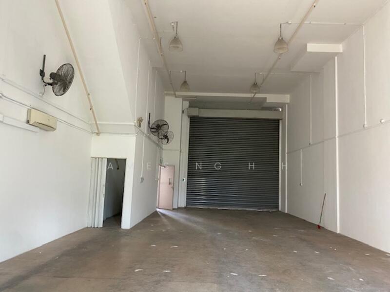 Tradehub 21, 16 Boon Lay Way, 4,307 sqft, Light Industrial (B1) For Sale, by James Ng H H, 25295855 - CommercialGuru.com.sg