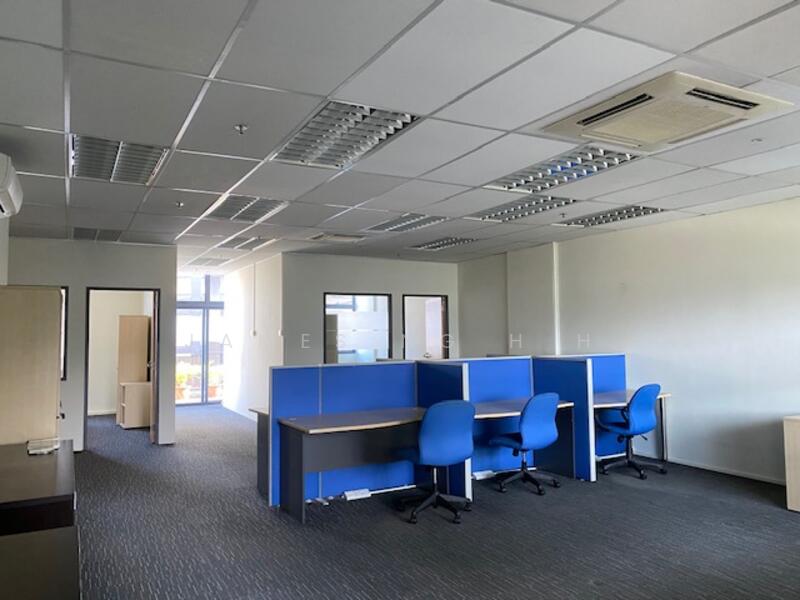 Tradehub 21, 16 Boon Lay Way, 4,307 sqft, Light Industrial (B1) For Sale, by James Ng H H, 25295855 - CommercialGuru.com.sg