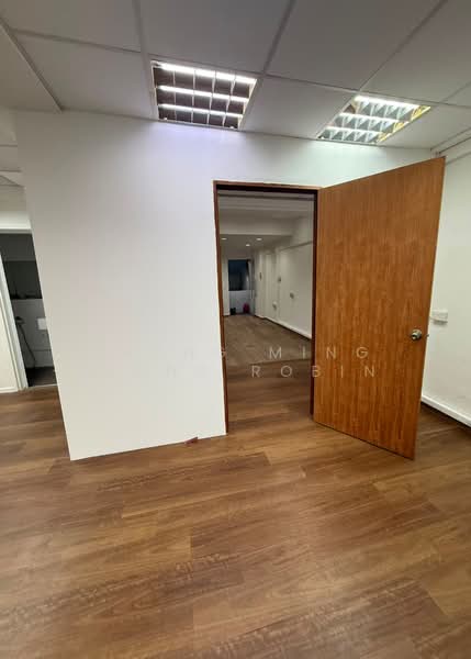 D07 Fitted office space of 883 sq ft in Textile Centre, Jalan Sultan, Jalan Sultan, 883 sqft, Office For Rent, by Chong Ming Siong Robin, 25295878 - The office unit - CommercialGuru.com.sg