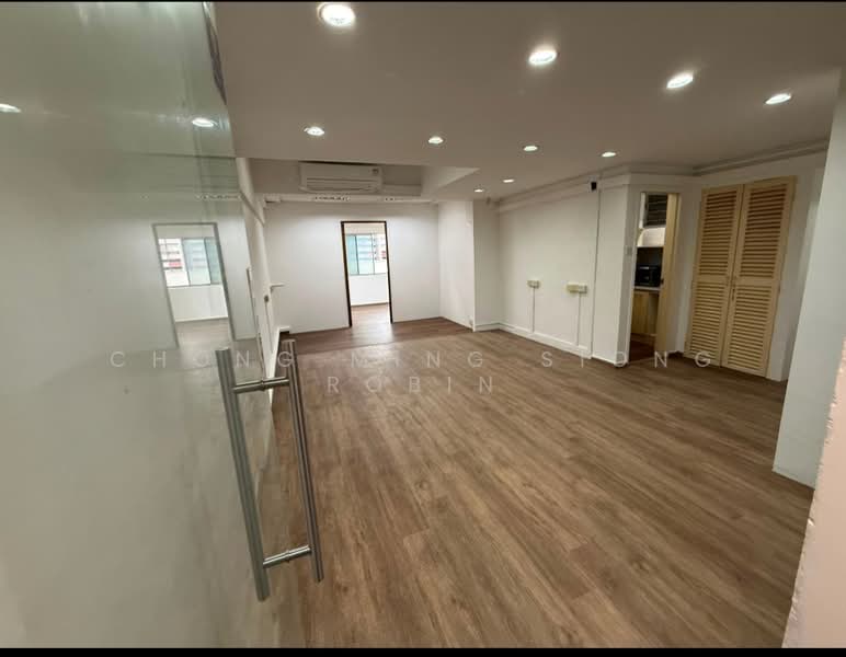 D07 Fitted office space of 883 sq ft in Textile Centre, Jalan Sultan, Jalan Sultan, 883 sqft, Office For Rent, by Chong Ming Siong Robin, 25295878 - #12-02 on 12th floor - CommercialGuru.com.sg