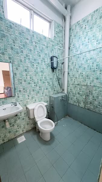 Sing Lian Building, 386 Changi Road, Room Rental, 350 sqft, Shophouse For Rent, by Quincy Sung, 25297472 - PropertyGuru.com.sg