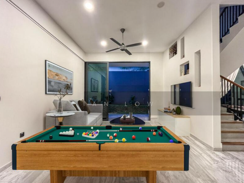 For Sale - ⭐Low PSF, Almost New 2.5 Sty Bungalow With Lift in Frankel Estate⭐
