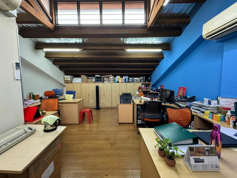 ⭐Freehold 2.5 Sty Shophouse Minutes Away from MRTs with Heavy Foot Traffic⭐, , 2,746 sqft, Food & Beverage For Sale, by Ian Low, 25298626 - CommercialGuru.com.sg