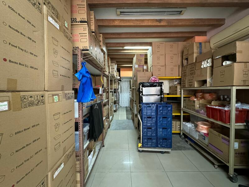 ⭐Freehold 2.5 Sty Shophouse Minutes Away from MRTs with Heavy Foot Traffic⭐, , 2,746 sqft, Food & Beverage For Sale, by Ian Low, 25298626 - CommercialGuru.com.sg