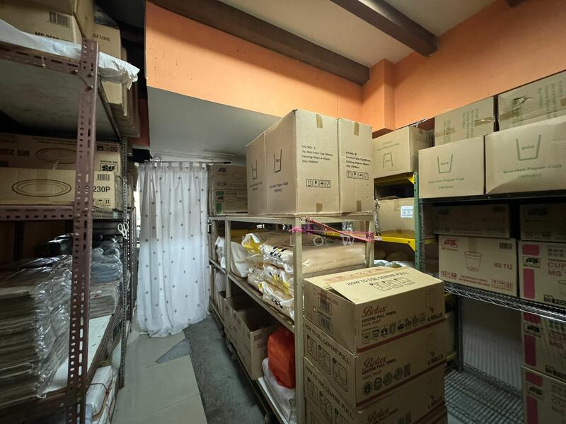 ⭐Freehold 2.5 Sty Shophouse Minutes Away from MRTs with Heavy Foot Traffic⭐, , 2,746 sqft, Food & Beverage For Sale, by Ian Low, 25298626 - CommercialGuru.com.sg