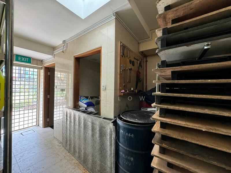 ⭐Freehold 2.5 Sty Shophouse Minutes Away from MRTs with Heavy Foot Traffic⭐, , 2,746 sqft, Food & Beverage For Sale, by Ian Low, 25298626 - CommercialGuru.com.sg