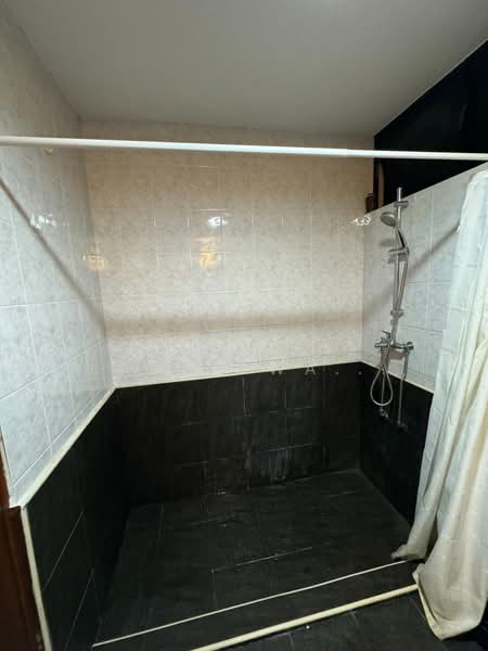 Fragrance Court, 12 Yew Siang Road, 3 Bedrooms, 1,421 sqft, Condominium For Rent, by Christine Kang, 25299004 - PropertyGuru.com.sg