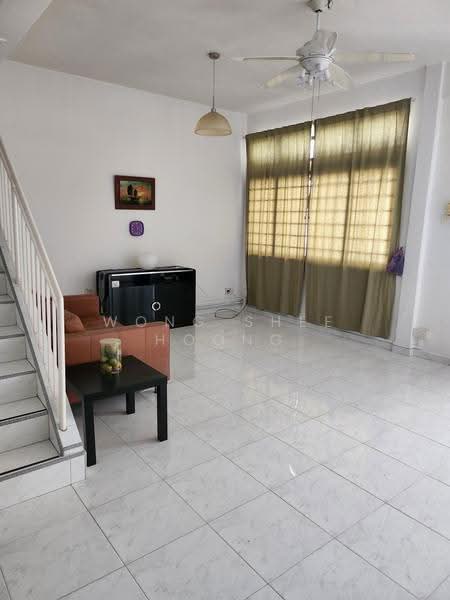 538167, JALAN KELICHAP, Hougang / Punggol / Sengkang, 4 Bedrooms, 1,800 sqft, Terraced House For Rent, by Wong Shee Hoong, 25300115 - PropertyGuru.com.sg