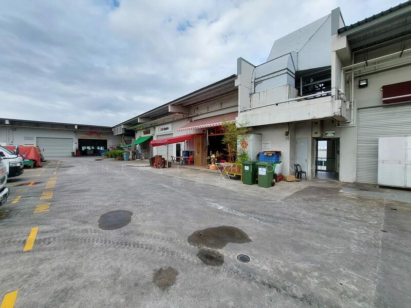 Pioneer Point, 5 Soon Lee Street, 969 sqft, Factory / Workshop (B2) For Sale, by Sheryl Chionh 蒋慧珍, 25300251 - Pioneer Point (6th Floor Unit with Open Carpark in Front) - CommercialGuru.com.sg