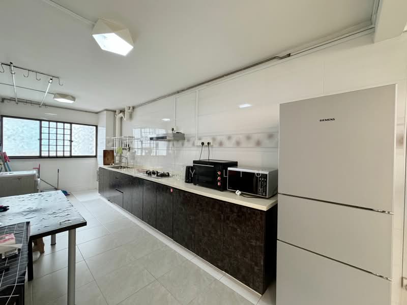 527 Hougang Avenue 6, 527 Hougang Avenue 6, 3 Bedrooms, 1,302 sqft, HDB Flat For Rent, by Judy Liu, 25300463 - PropertyGuru.com.sg