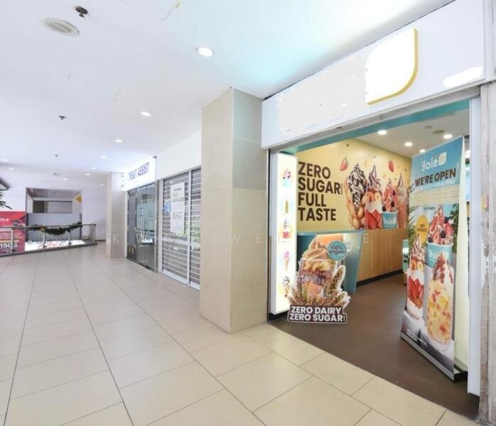 Lucky Plaza desserts pastries cafe shop, Orchard Road, 393 sqft, Food