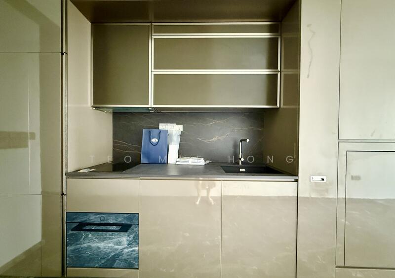Complete open kitchen