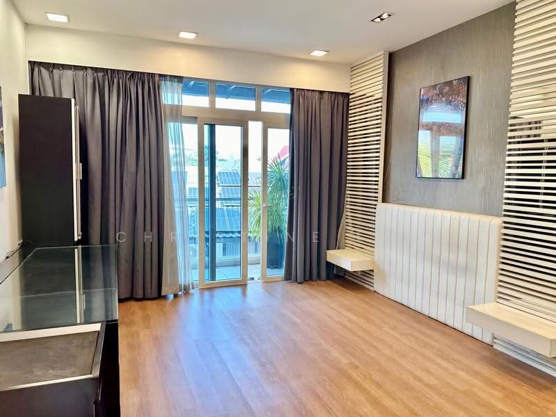 D20 Modern 3storey Terrace Upp Thomson Rd/Thomson Hill/AMK Ave 2, Thomson Hill, Ang Mo Kio / Bishan / Thomson, 5 Bedrooms, 3,500 sqft, Terraced House For Rent, by Christine Low, 25307314 - PropertyGuru.com.sg