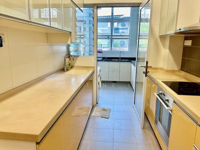 D20 Modern 3storey Terrace Upp Thomson Rd/Thomson Hill/AMK Ave 2, Thomson Hill, Ang Mo Kio / Bishan / Thomson, 5 Bedrooms, 3,500 sqft, Terraced House For Rent, by Christine Low, 25307314 - PropertyGuru.com.sg