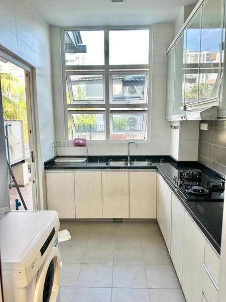 D20 Modern 3storey Terrace Upp Thomson Rd/Thomson Hill/AMK Ave 2, Thomson Hill, Ang Mo Kio / Bishan / Thomson, 5 Bedrooms, 3,500 sqft, Terraced House For Rent, by Christine Low, 25307314 - PropertyGuru.com.sg
